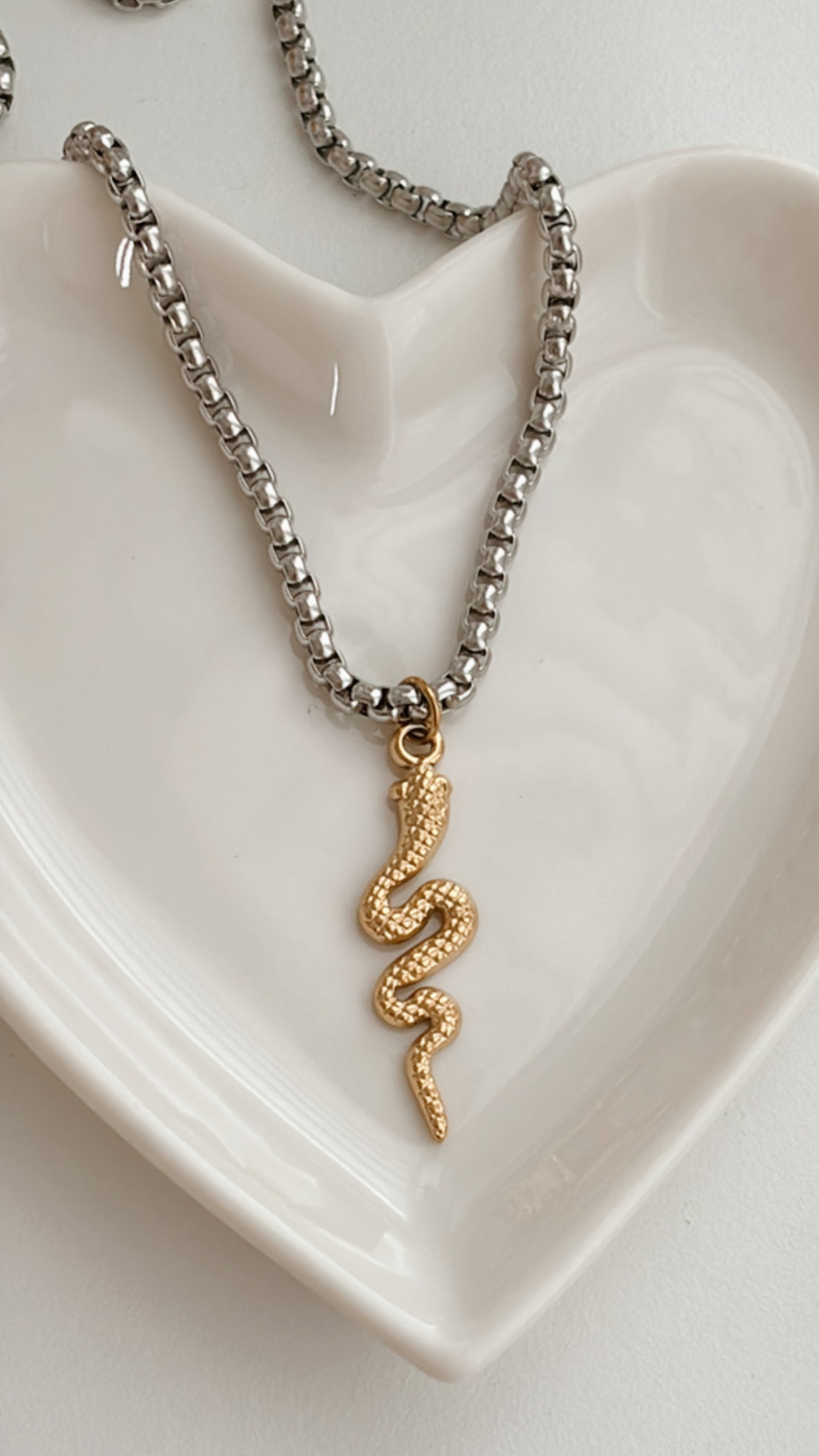 Serpiente Necklace
