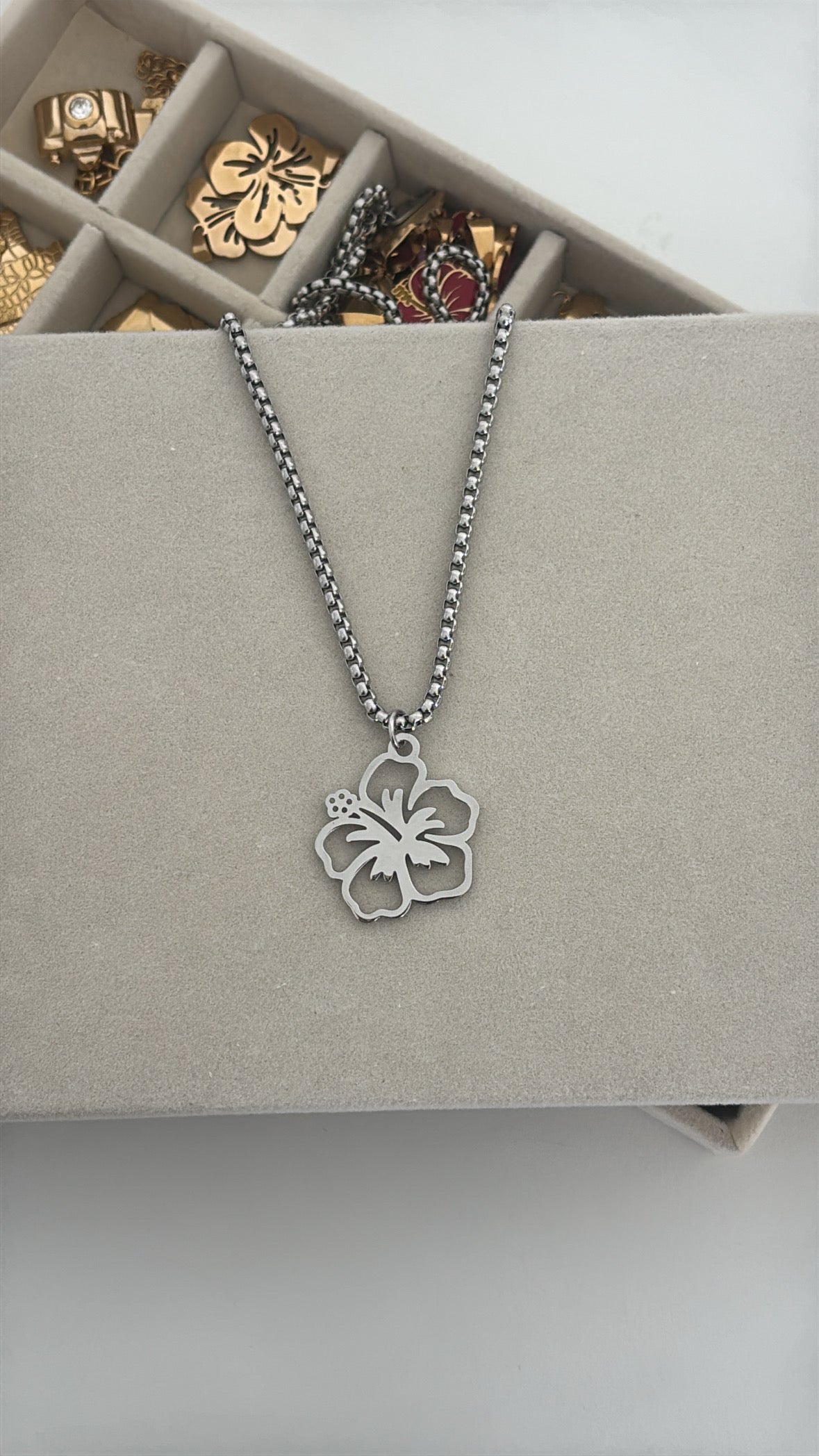 Floré Necklace